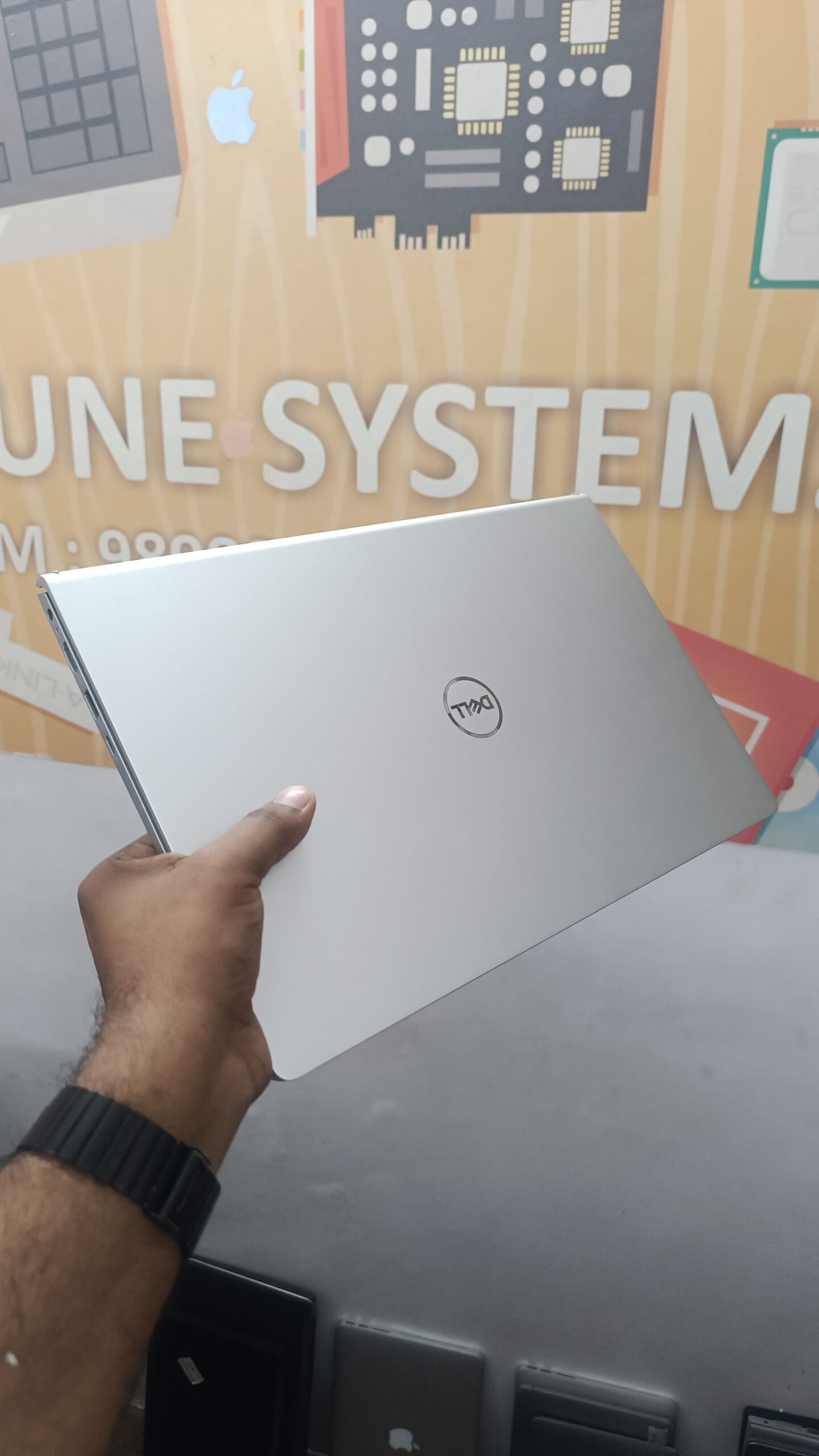 DELL LATITUDE